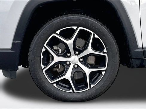 Used 2024 Jeep Compass Limited AWD/4WD image 10