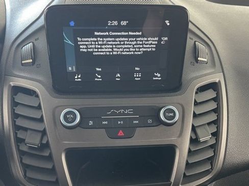 Used 2020 Ford Transit Connect XLT image 40