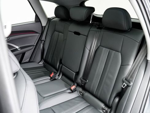 New 2025 Audi Q5 Premium image 25