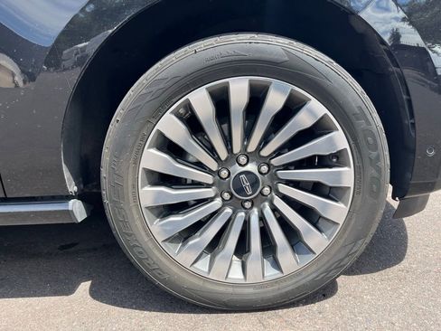 Used 2020 Lincoln Navigator L Reserve w/ Equipment Group 208A Reserve image 5