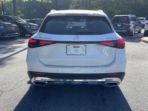 Certified 2025 Mercedes-Benz GLC 300 4MATIC image 8