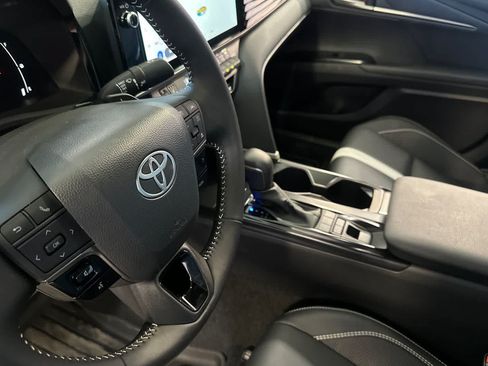 Used 2026 Toyota Camry SE w/ Multimedia Upgrade Package FWD image 14