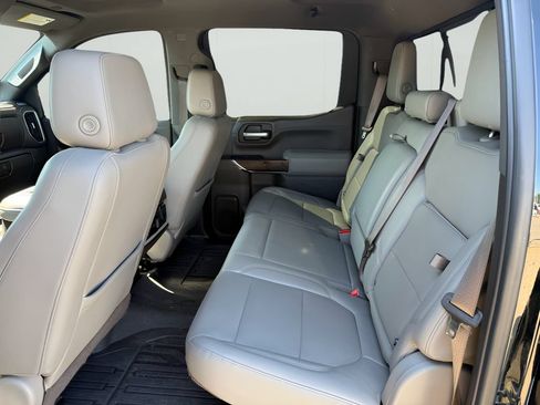 Used 2019 GMC Sierra 1500 SLT AWD/4WD image 3