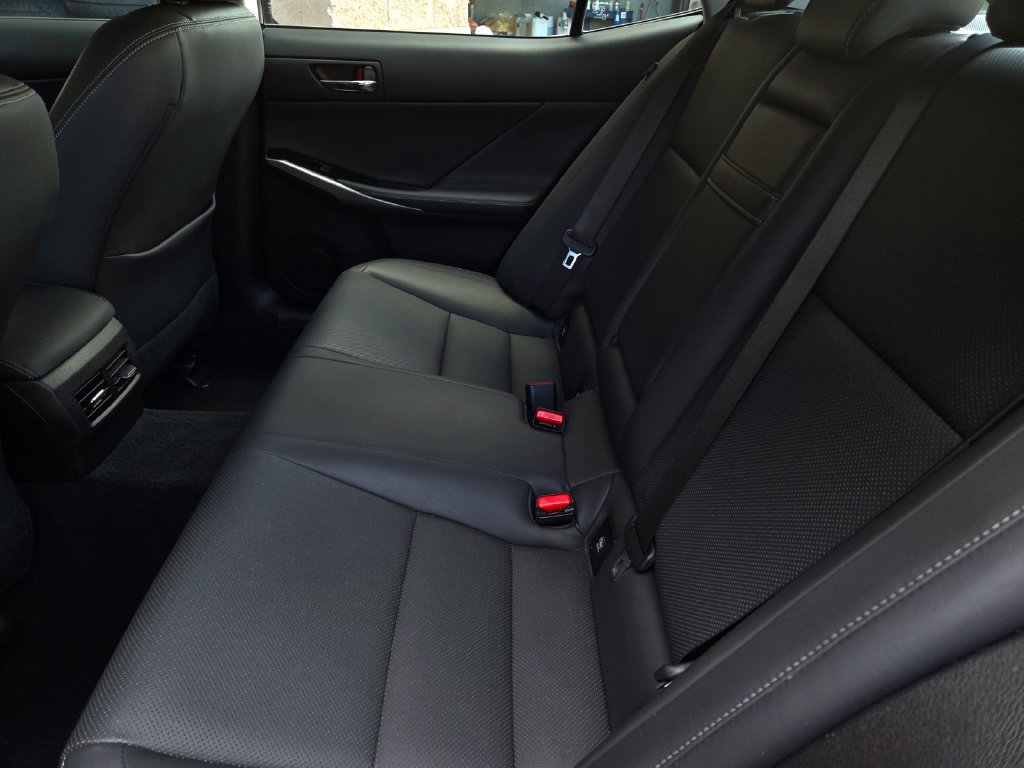 Used 2016 Lexus IS 200t RWD image 13