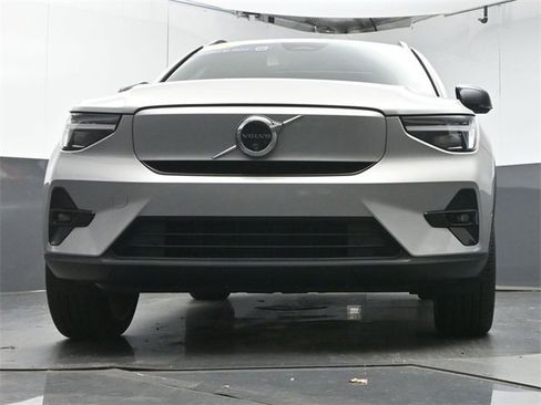 Used 2024 Volvo XC40 Recharge Plus w/ Protection Package Premier image 32