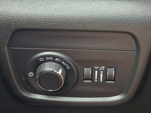 Used 2023 Jeep Grand Cherokee Laredo X AWD/4WD image 27