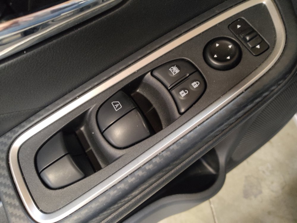 Used 2023 Nissan Versa SR w/ Trunk Package FWD image 27