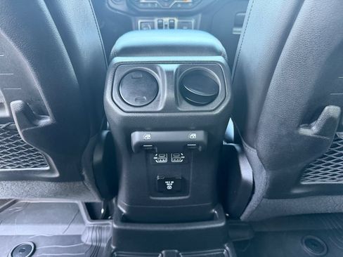 Used 2023 Jeep Wrangler Unlimited Rubicon w/ Steel Bumper Group AWD/4WD image 35