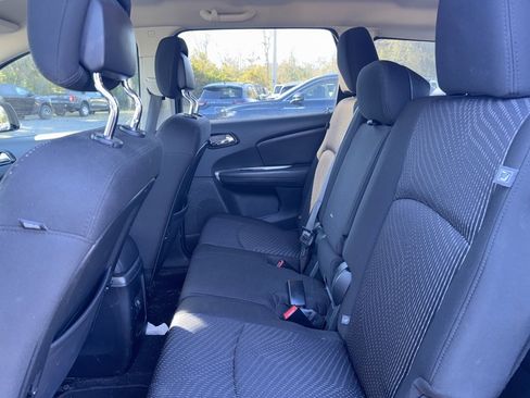 Used 2020 Dodge Journey SE w/ SE Popular Equipment Group image 5