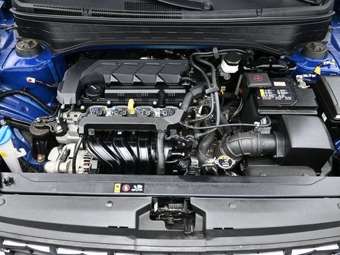 Used 2025 Hyundai Venue SEL FWD image 15