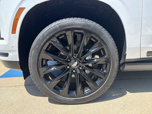 New 2026 Cadillac Escalade ESV Platinum Sport AWD/4WD image 24