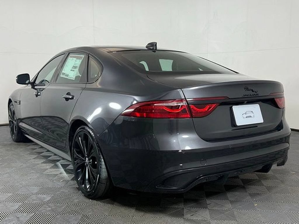 Certified 2024 Jaguar XF R-Dynamic SE AWD/4WD image 4