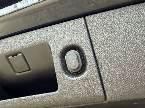 Used 2017 Chevrolet Tahoe LT image 16