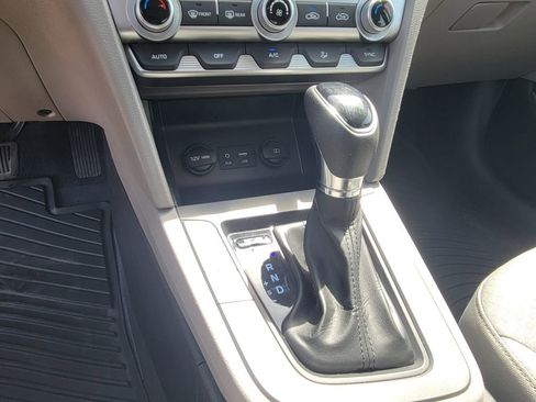Used 2020 Hyundai Elantra SE w/ Winter Weather Package FWD image 28