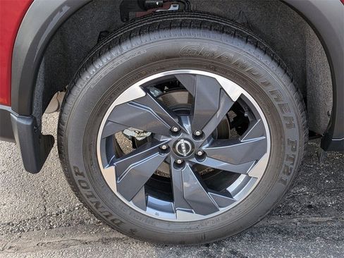 Used 2024 Nissan Rogue SV w/ SV Premium Package image 24