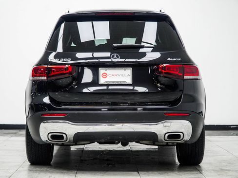 Used 2022 Mercedes-Benz GLB 250 4MATIC w/ Premium Package Lite image 12