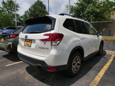 Used 2021 Subaru Forester Premium AWD/4WD image 5