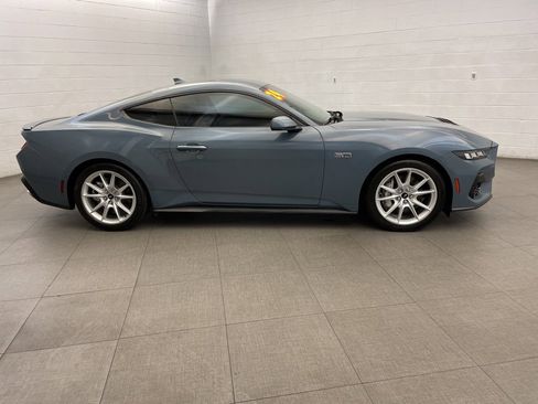 Used 2024 Ford Mustang GT Premium image 3