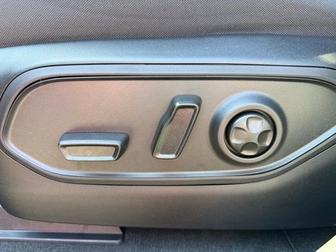 New 2025 Jeep Grand Cherokee Laredo X w/ Luxury Tech Group I image 12