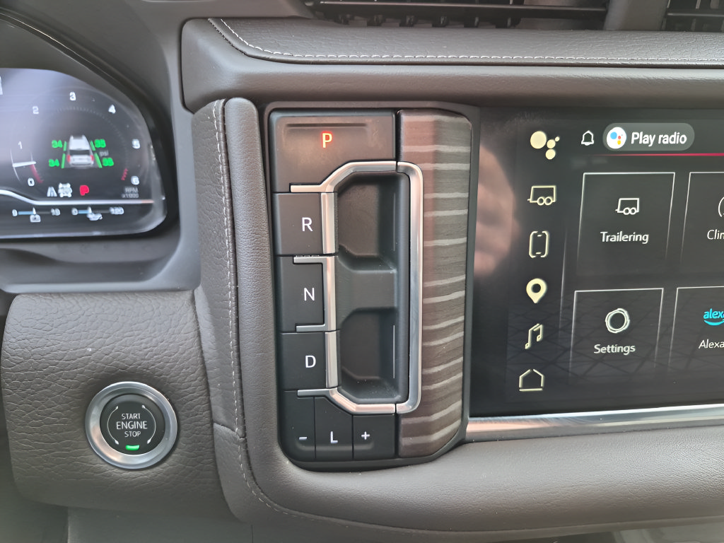 Used 2024 GMC Yukon Denali w/ Advanced Technology Package AWD/4WD image 27