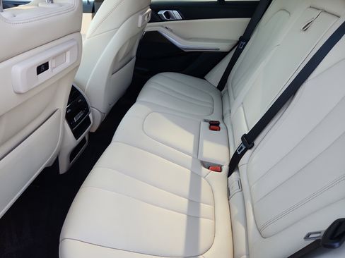 Used 2022 BMW X5 xDrive45e w/ Climate Comfort Package image 5