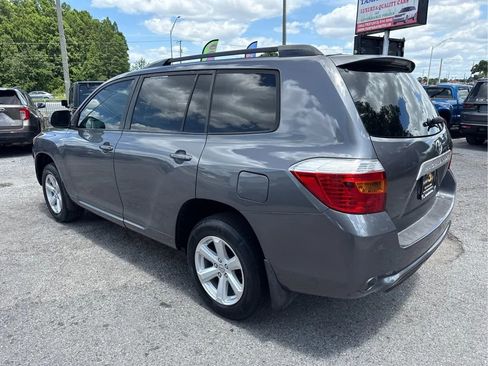 Used 2010 Toyota Highlander SE FWD image 7