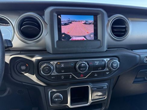 Used 2023 Jeep Gladiator Sport image 29