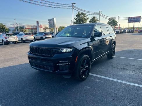 Used 2025 Jeep Grand Cherokee L Limited w/ Black Appearance Package RWD image 37