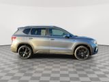 Used 2022 Volkswagen Taos SE image 2