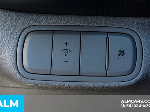 Used 2025 Hyundai Venue SEL image 45