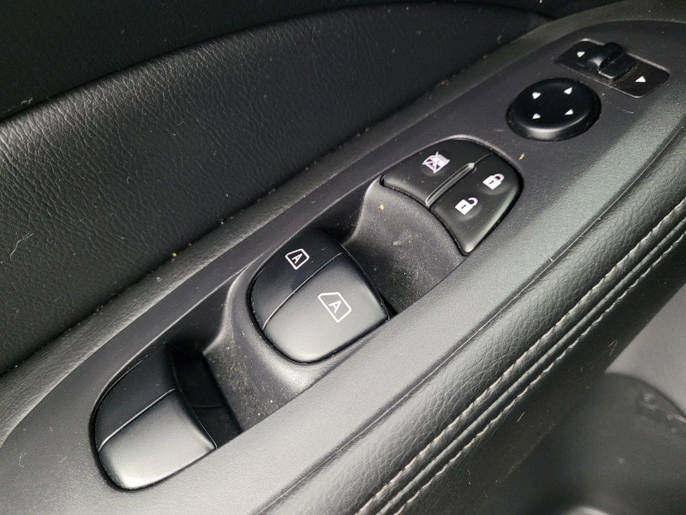 Used 2020 Nissan Pathfinder SV FWD image 27