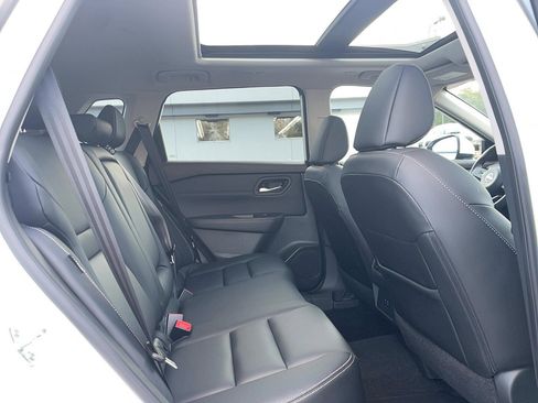 Used 2023 Nissan Rogue SL image 19