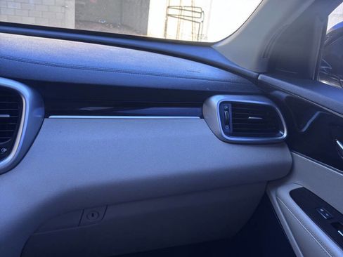 Used 2019 Kia Sorento LX w/ LX Convenience Package image 23