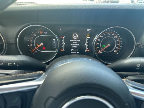 Used 2021 Jeep Gladiator Overland AWD/4WD image 6