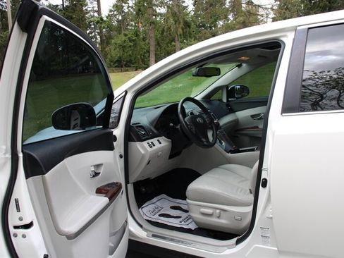 Used 2009 Toyota Venza AWD image 5