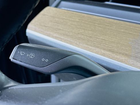 Used 2018 Tesla Model 3 Long Range image 16