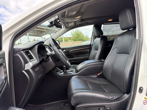 Used 2016 Toyota Highlander Limited Platinum AWD/4WD image 10