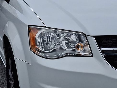 Used 2016 Dodge Grand Caravan SXT FWD image 9