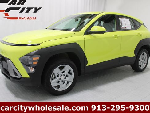 Used 2024 Hyundai Kona SE AWD/4WD image 1
