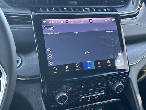 Used 2023 Jeep Grand Cherokee L Overland image 24