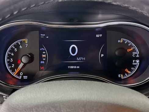 Used 2018 Jeep Grand Cherokee Laredo AWD/4WD image 12