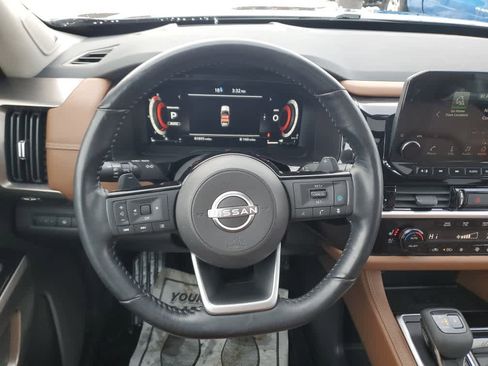 Used 2022 Nissan Pathfinder Platinum w/ Cargo Package image 19