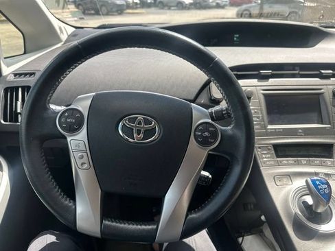 Used 2013 Toyota Prius Five FWD image 11