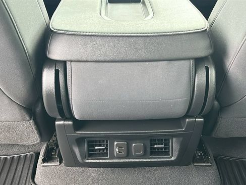Used 2021 Chevrolet Silverado 1500 LT RWD image 31