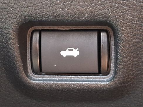 Used 2024 Nissan Sentra SV w/ Trunk Package FWD image 24
