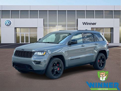 Used 2019 Jeep Grand Cherokee Laredo AWD/4WD image 1
