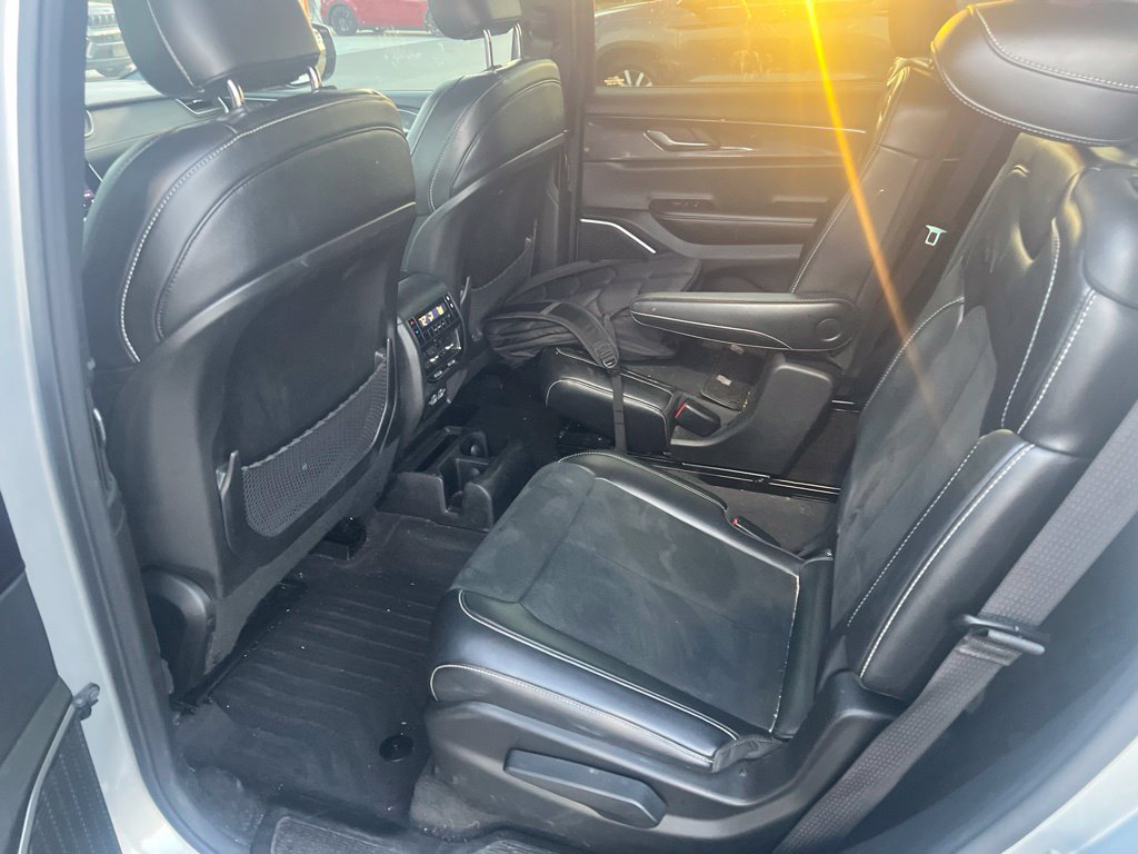 Used 2021 Jeep Grand Cherokee L Laredo RWD image 8