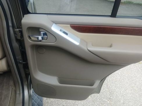 Used 2009 Nissan Pathfinder LE RWD image 41