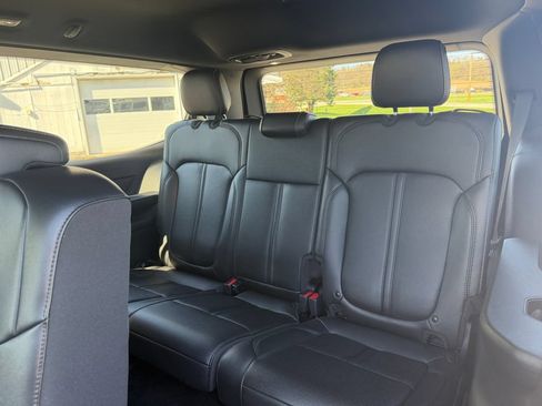 Used 2024 Jeep Wagoneer 4WD image 39