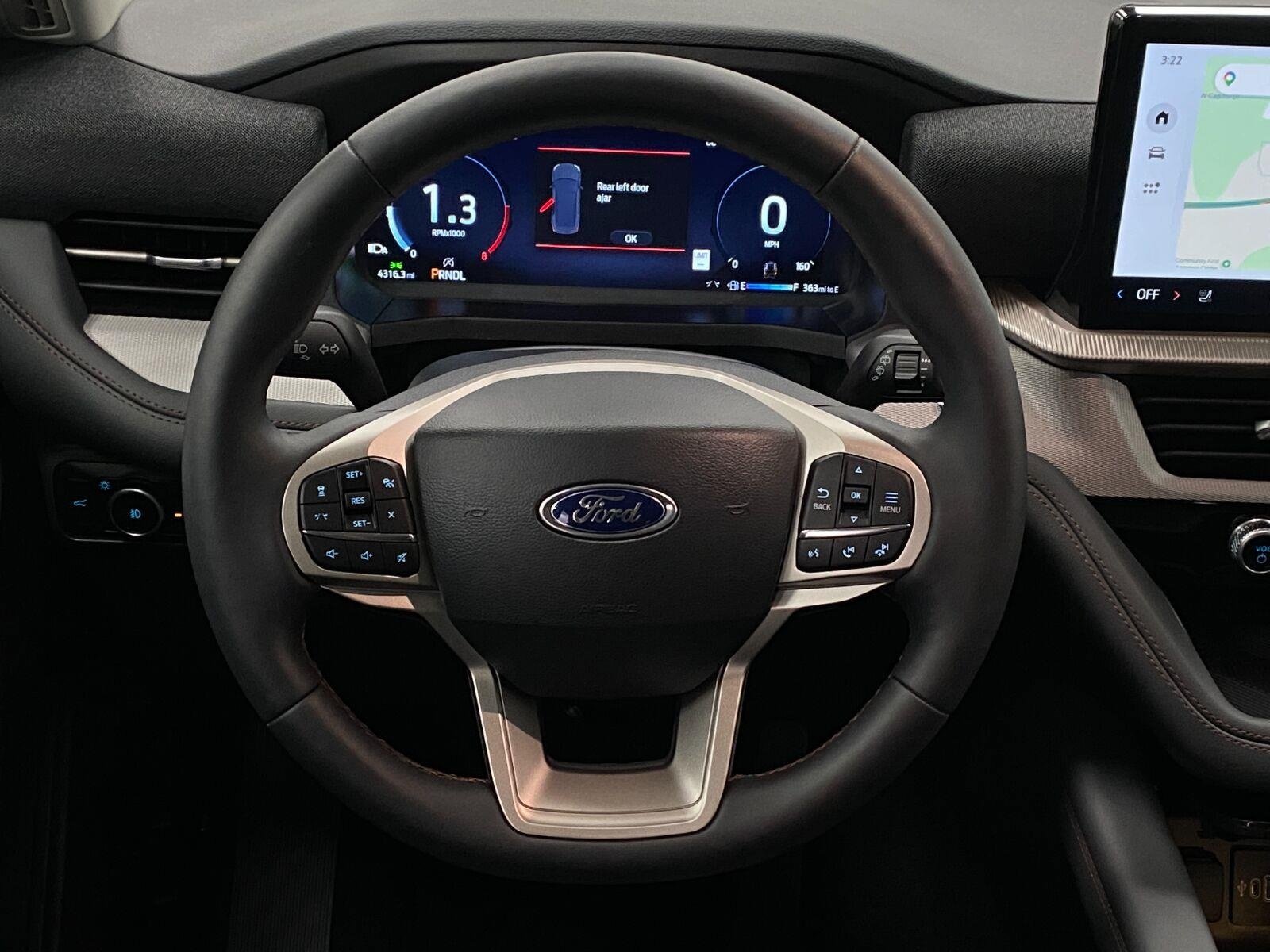 Used 2025 Ford Explorer Active w/ Active Comfort Package AWD/4WD image 15